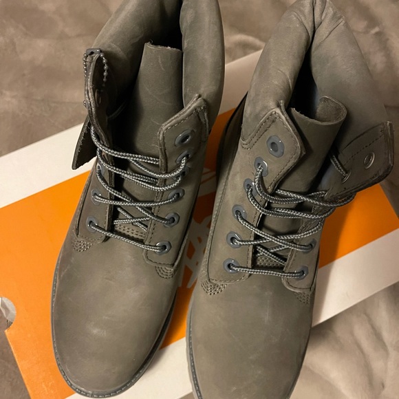 ❤️HP❤️ Timberland 6” Premium Waterproof Leather Boots - Picture 5 of 11